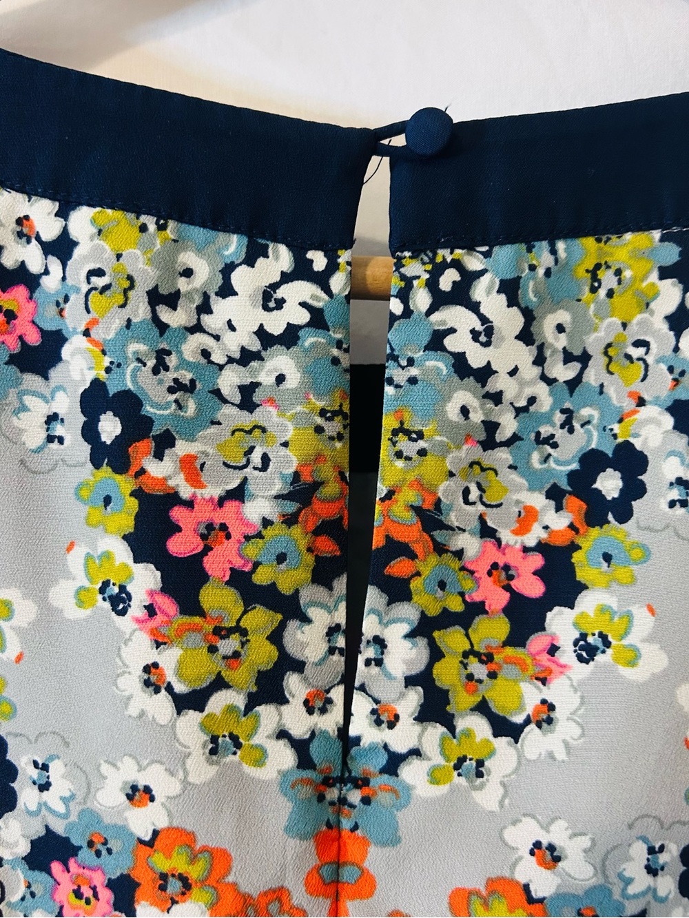 J.CREW Womens Silk Gray Misty Fog Floral Navy Trim 3/4 Sleeve Shift Dress Sz 6 - Picture 6 of 9